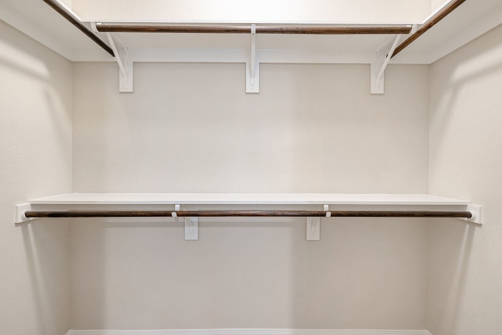 Spring, Texas Apartments with Walk-in Closets