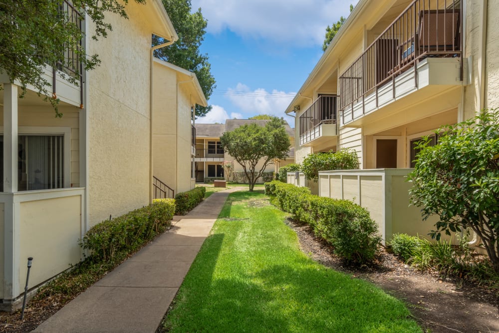 exterior walkways at Highlands of Duncanville in Duncanville, Texas