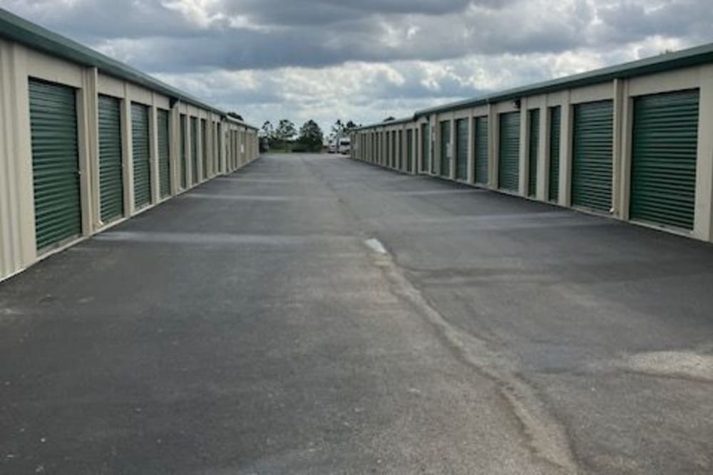 The drive-up storage units at Lake Wales, Florida