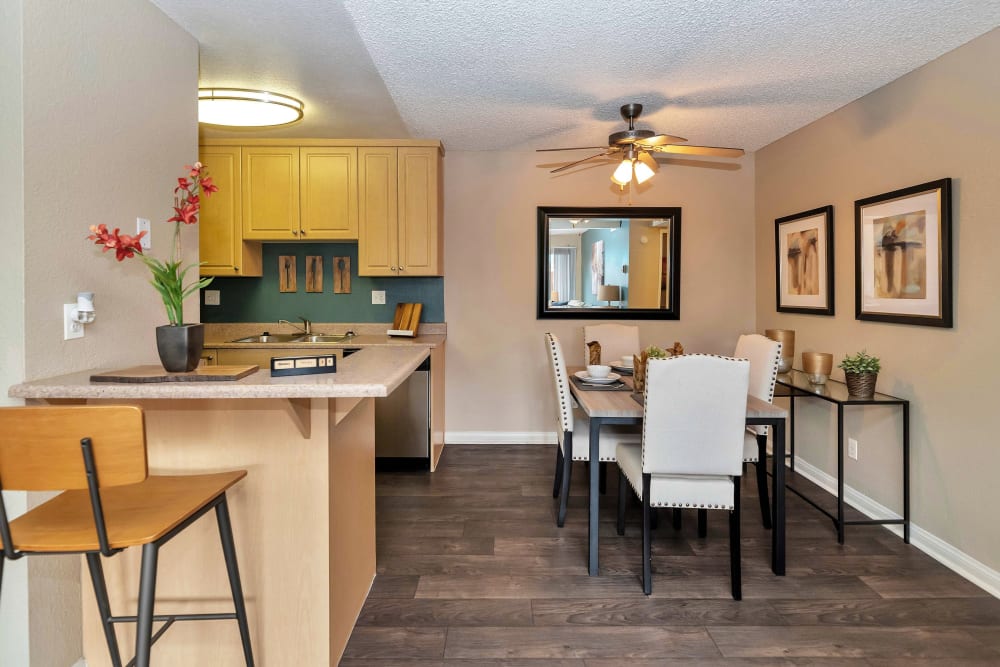 Spacious apartment with well designed layout at Colter Park, Phoenix, Arizona