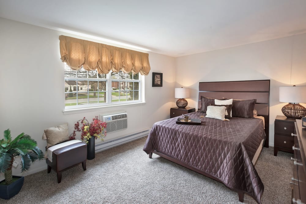 Model bedroom at Valley Park, Bethlehem, Pennsylvania