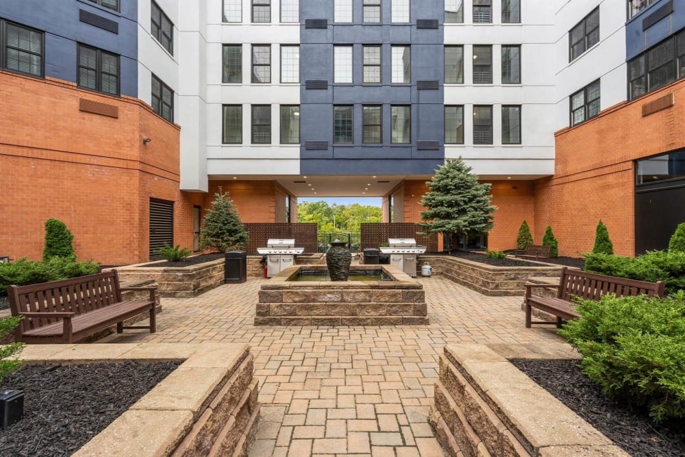 Courtyard with outdoor seating at Parc at Lyndhurst in Lyndhurst, New Jersey