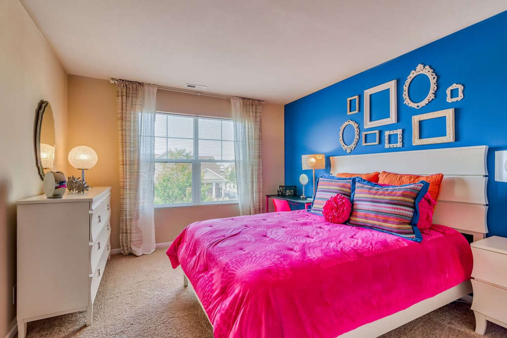 Living area at Randall Highlands in North Aurora, Illinois