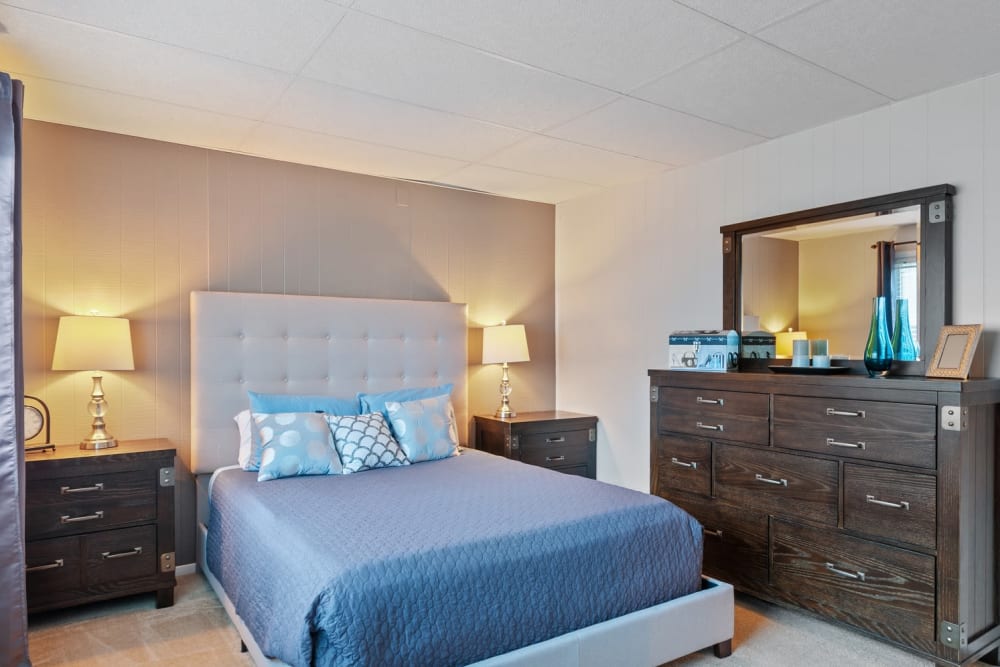 Bedroom at Oxford Manor Apartments & Townhomes in Mechanicsburg, Pennsylvania