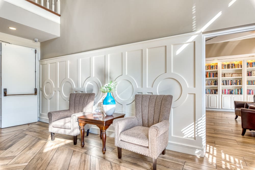 White themed indoor sitting  Pacifica Senior Living Santa Clarita in Newhall, California