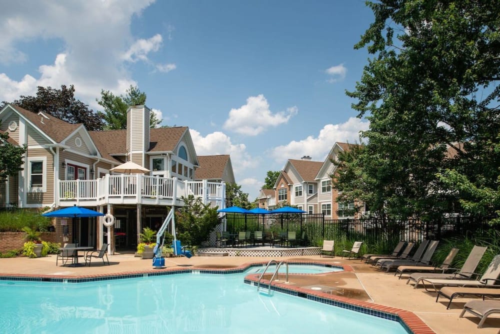 Resort-style large swimming pool and clubhouse at The Elms at Centreville in Centreville, Virginia, 