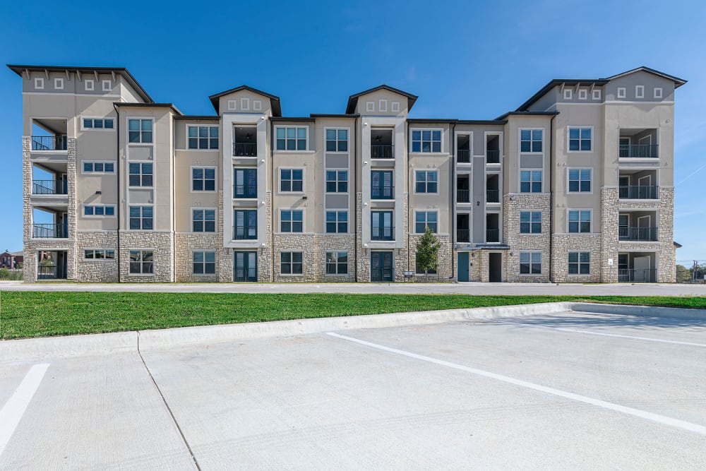 Front exterior view of Auro Crossing in Austin, Texas