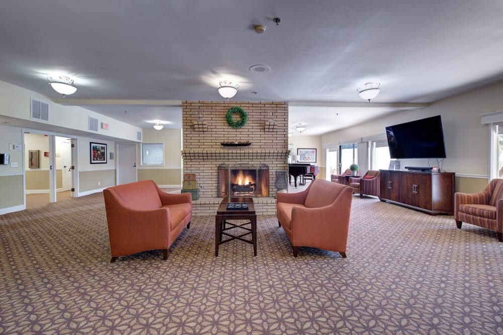 Lobby and lounge area at Pacifica Senior Living Encinitas in Encinitas, California
