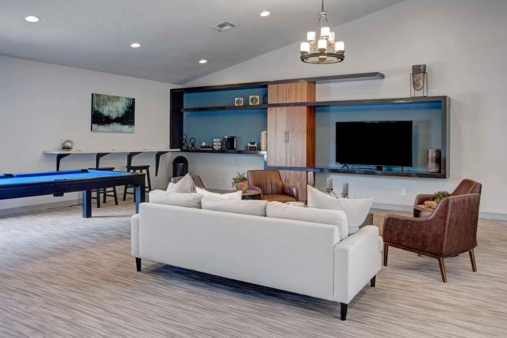 Resident lounge at 505 West Apartment Homes in Tempe, Arizona