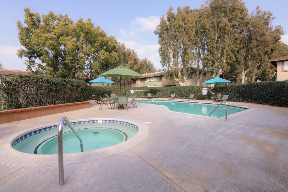 Hot tub and pool at Strada Apartments in Orange, California