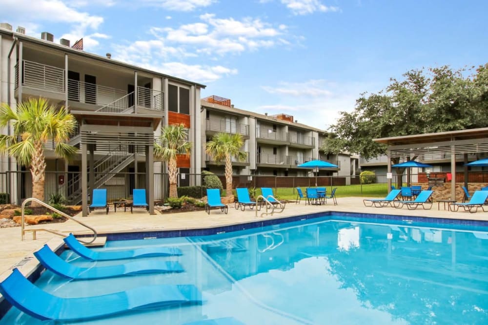 Resort style saltwater pool at 3800 on Portland in Irving, Texas
