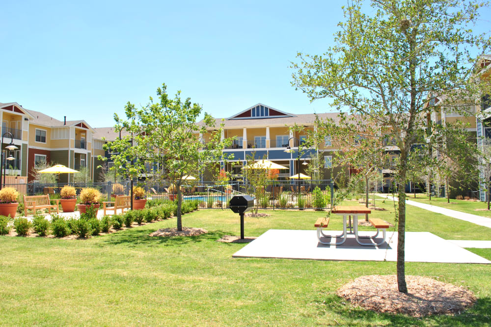 Exterior grounds of Mariposa at Jason Avenue in Amarillo, Texas