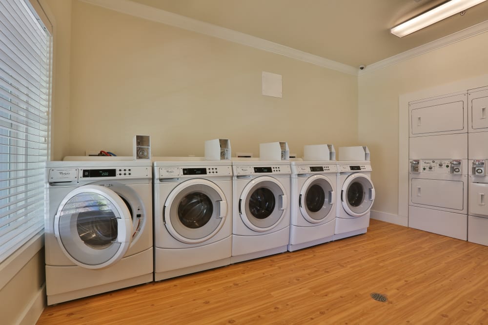 Laundry facilities at Mariposa Pecan Park in La Porte, Texas