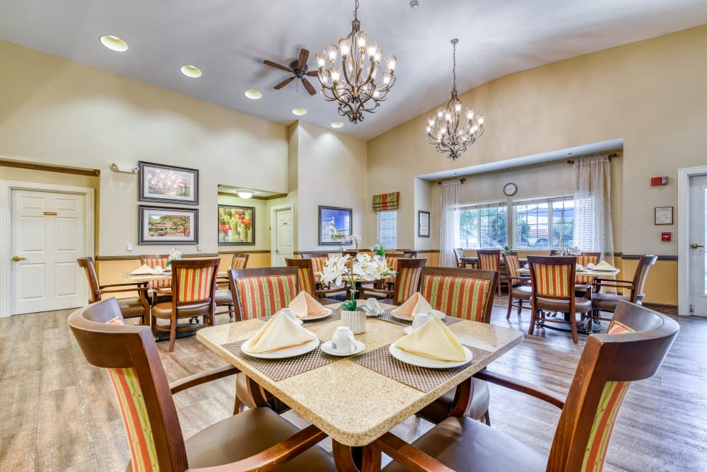 Pacifica Senior Living Palm Springs offers a Dining Area in Palm Springs, California