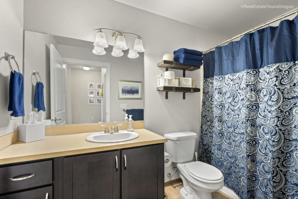 tidy bathroom at Columbia View in Vancouver, Washington