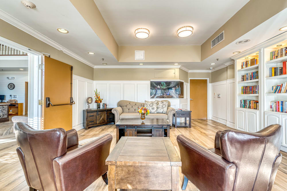 Lounge Area with Book shelves at Pacifica Senior Living Santa Clarita Senior Living Community