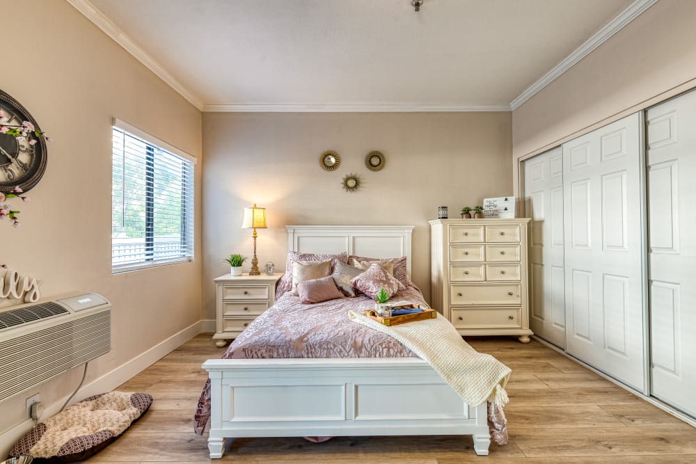 Enjoy a Bedroom at Pacifica Senior Living Santa Clarita Senior Living Community