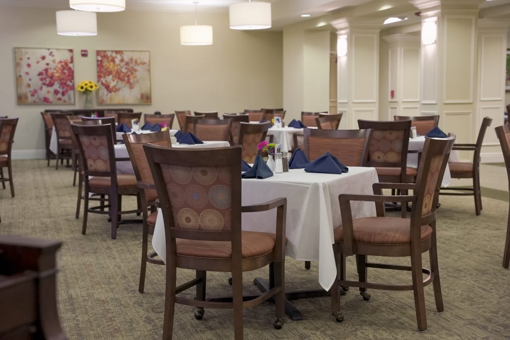 Spacious independent dining at Harmony at Chantilly