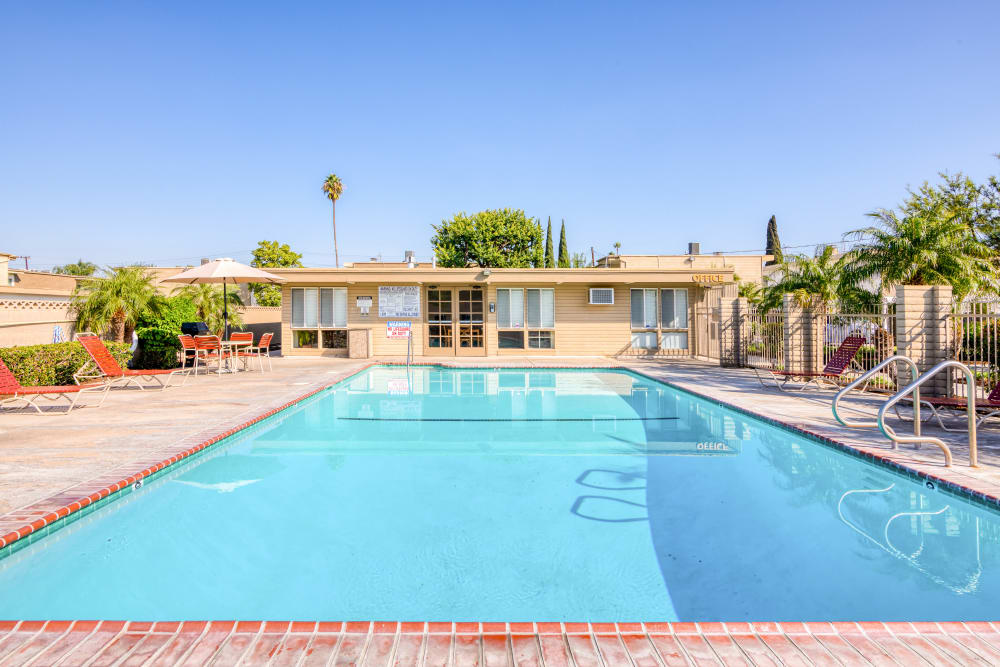 Poolside seating at Orangevale Townhomes in Orange, California