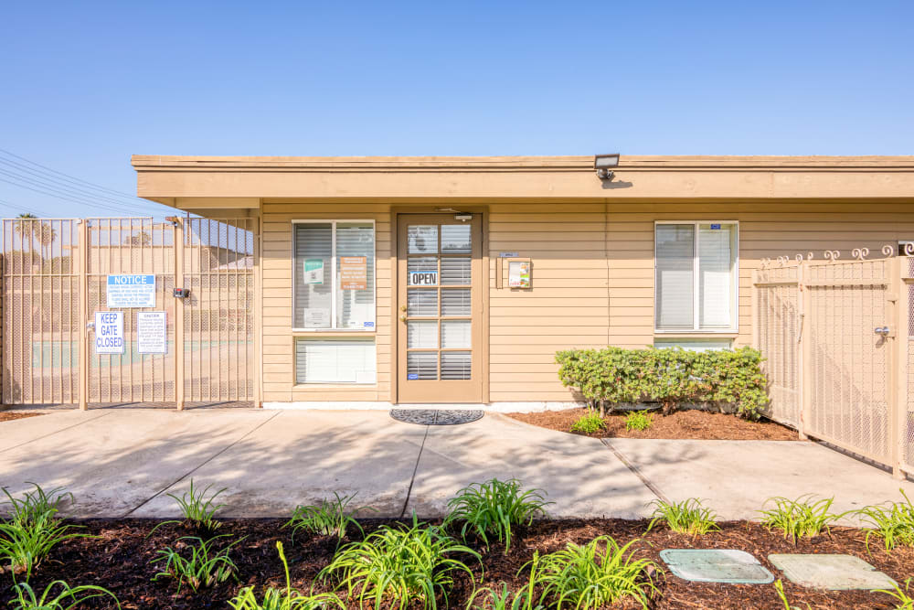 Pool and leasing office at Orangevale Townhomes in Orange, California