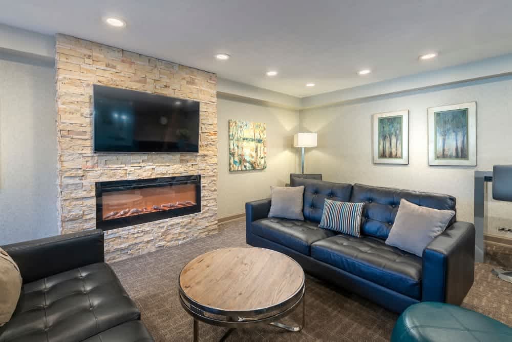 Community Room & Study Lounge at Ruxton Tower in Towson, Maryland