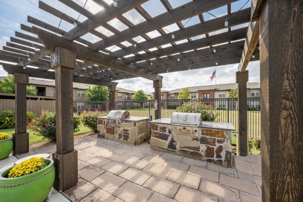 Community barbecue area at Anatole at City View in Lubbock, Texas