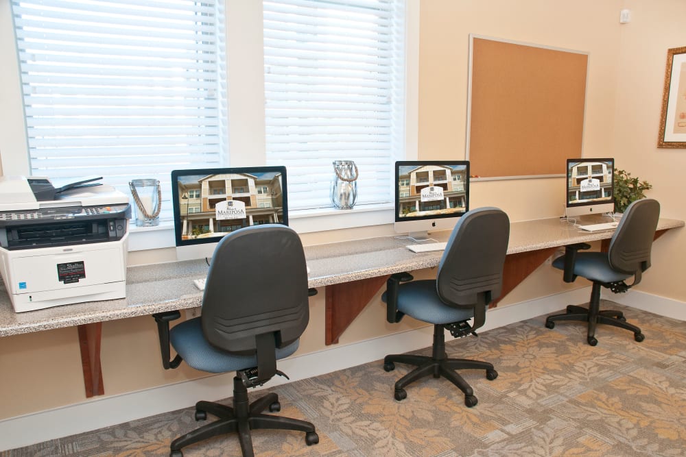 Computer access in the resident business center at Mariposa at Bay Colony in Dickinson, Texas