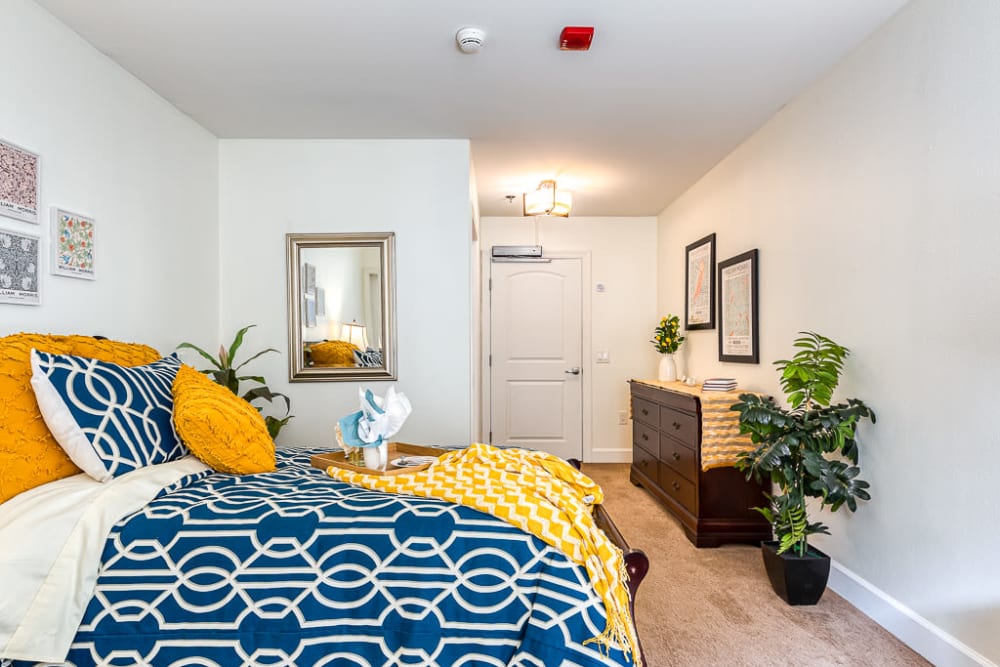 Our Senior Living Community in Lynnwood, Washington offer a Bedroom
