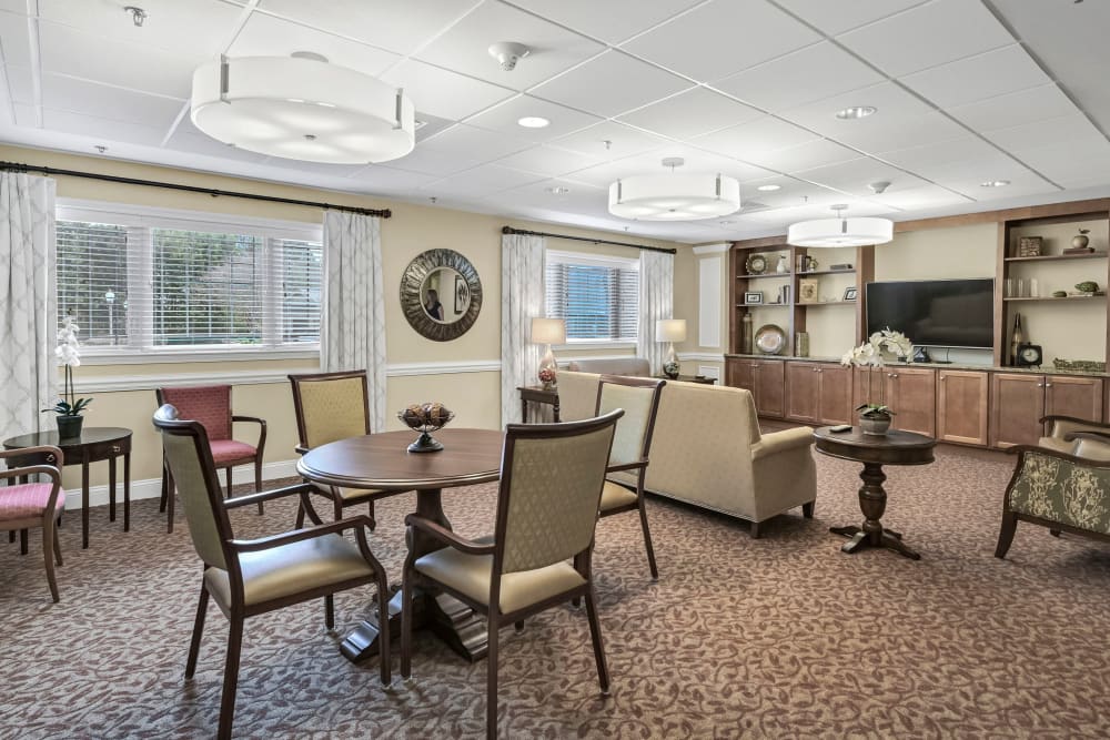 lounge area in The Foothills Retirement Community in Easley, South Carolina