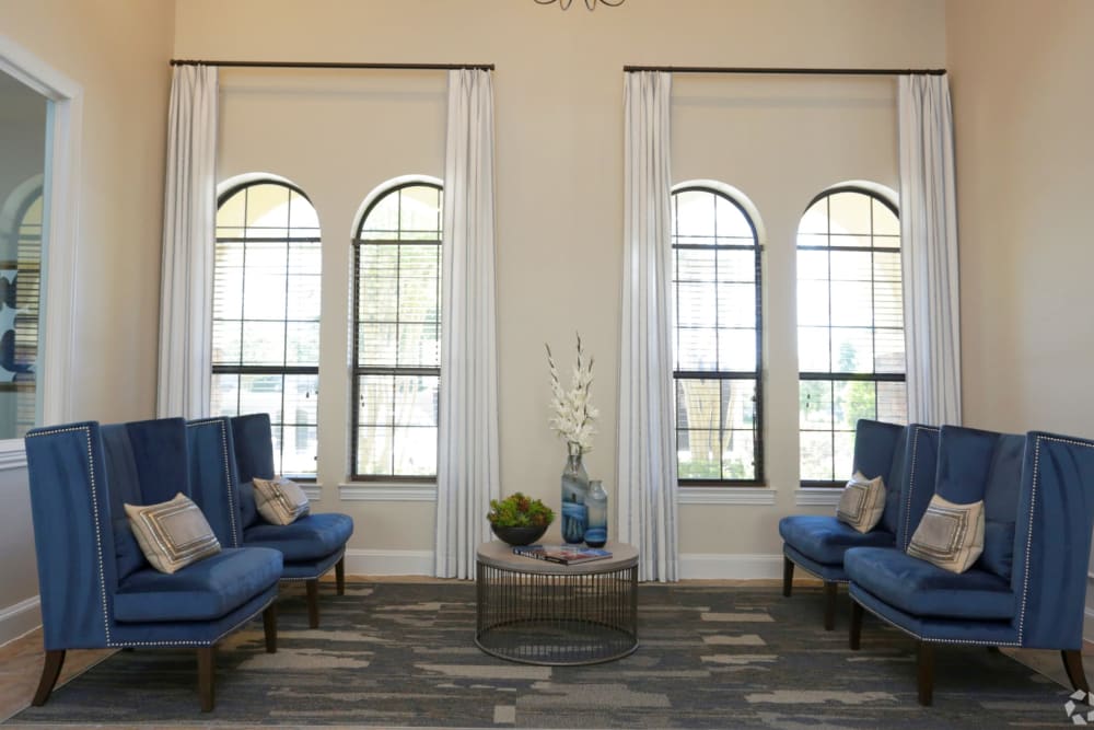 Seating in the resident lounge at The Columns at Westchase in Houston, Texas