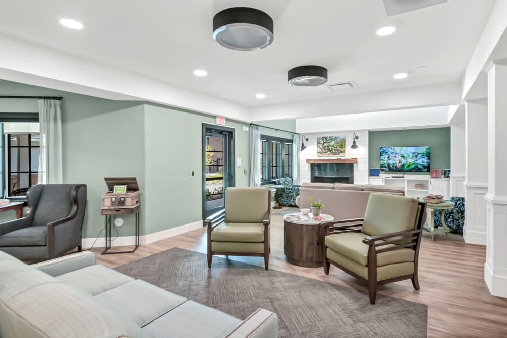 Lounge area with lots of seating at The Village at Summerville in Summerville, South Carolina