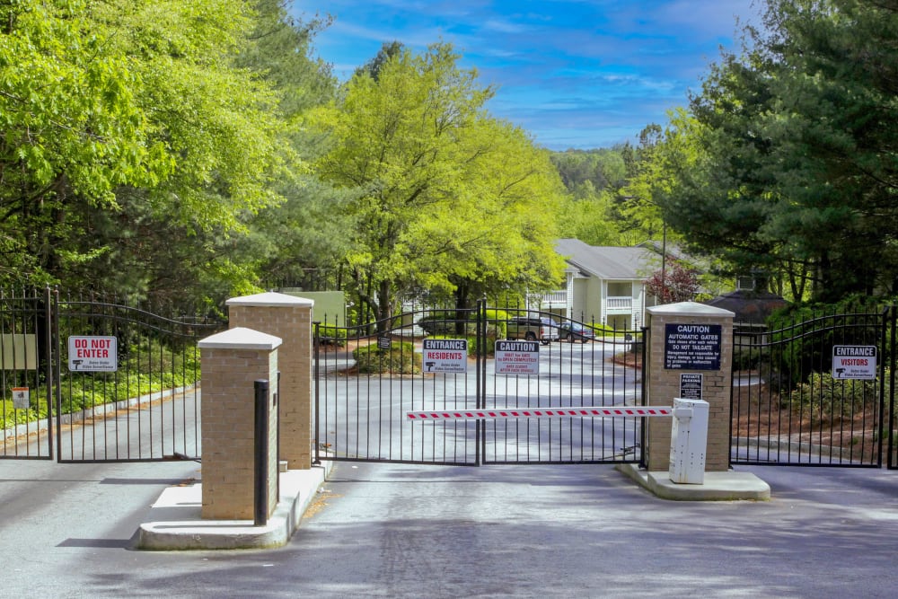 Luxury entrance gate at Lake Crossing Apartment Homes in Austell, Georgia