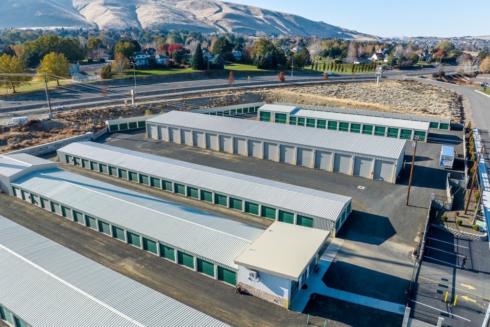 Our Richland, Washington storage facility offers Free Truck Rentals with Exterior Storage Units