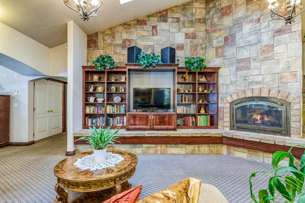 Enjoy a Common Room at Pacifica Senior Living Pinehurst Senior Living Community
