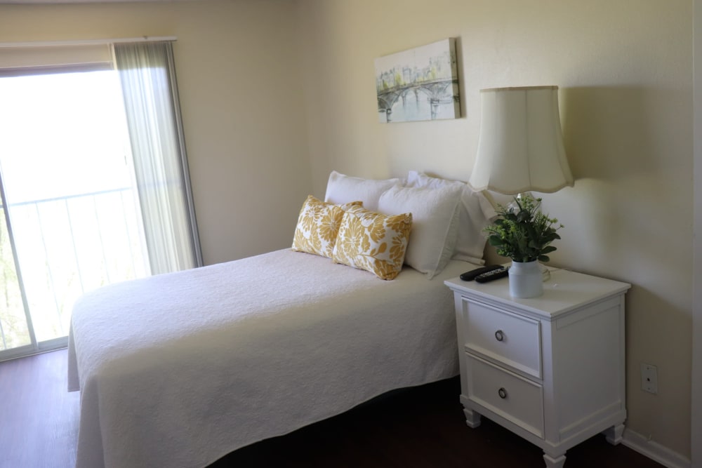 Resident bedroom apartment at Sun City Gardens in Sun City, California