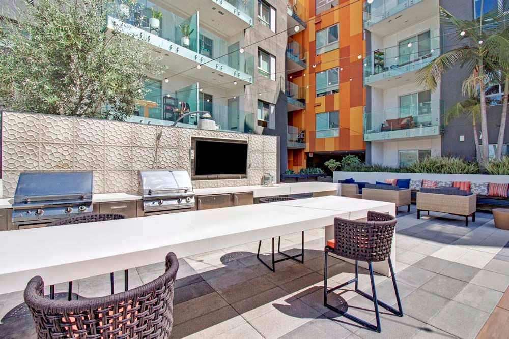Outdoor long table at Apartments in Long Beach, California