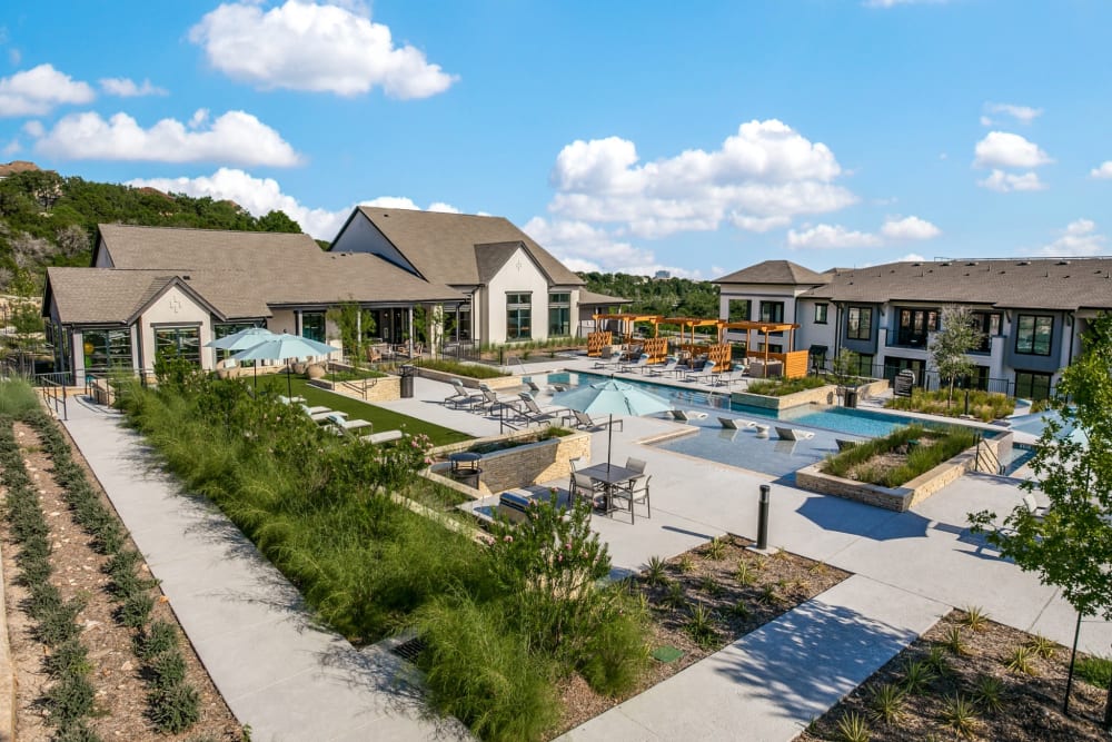 Wonderful community pool at Oro Stone Oak in San Antonio, Texas