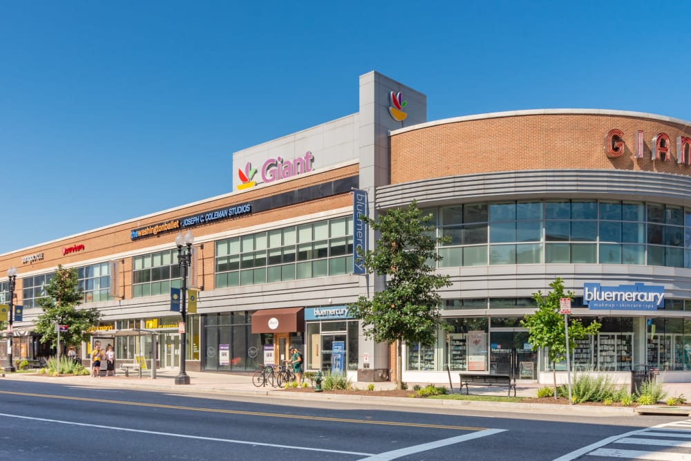 Great view of the mall at Adams View in Washington, District of Columbia