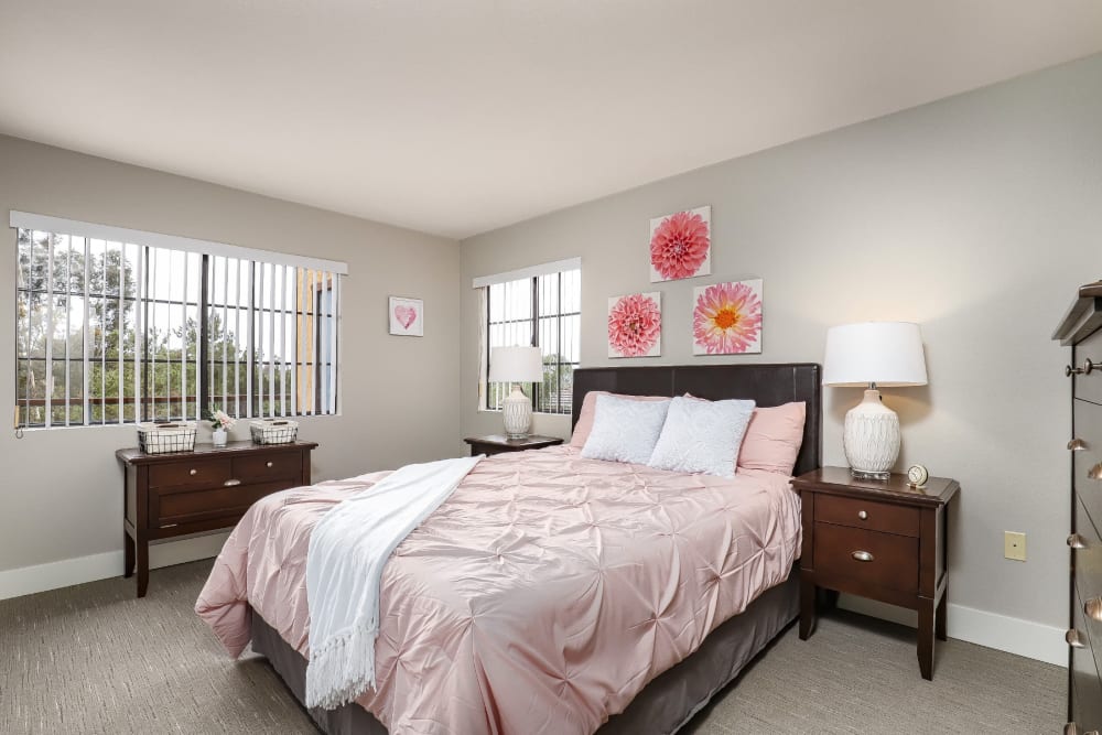 Resident bedroom at Pacifica Senior Living Poway in Poway, California