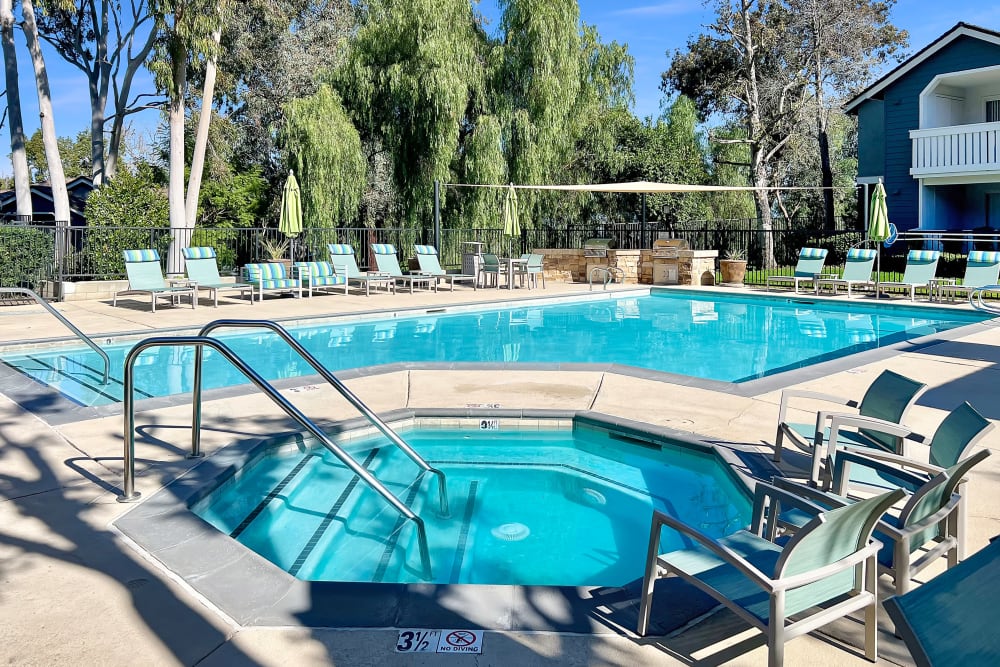 Beautiful pool and spa at Village Oaks in Chino Hills, California