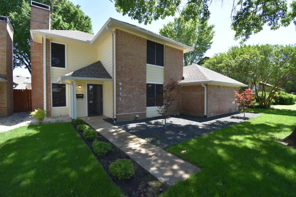 Front view and entrance at Fisher Duplexes in Dallas, Texas