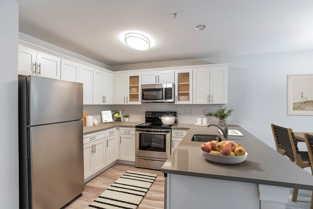 Modern Kitchen at Eagle Rock Apartments & Townhomes at Rensselaer in Rensselaer, New York
