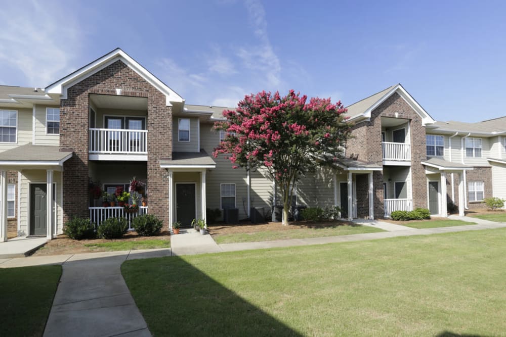 Units outside at Jasmine Cove in Simpsonville, South Carolina