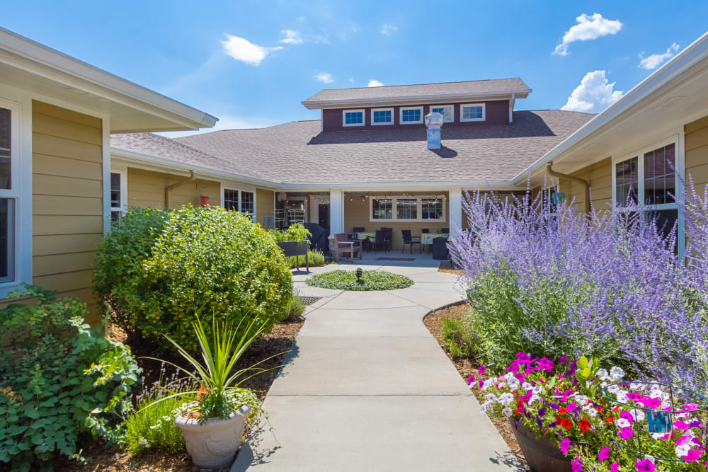 Memory Care Facility with a Courtyard in Littleton, Colorado
