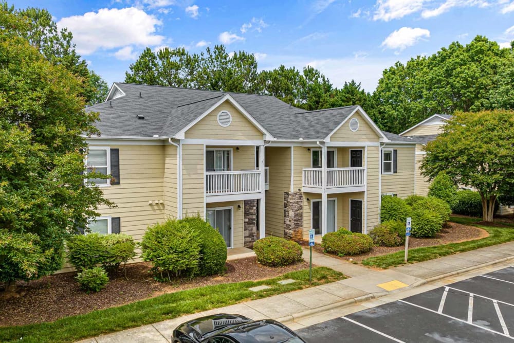 Photos of Fieldstone Apartment Homes Apartments in Mebane, NC