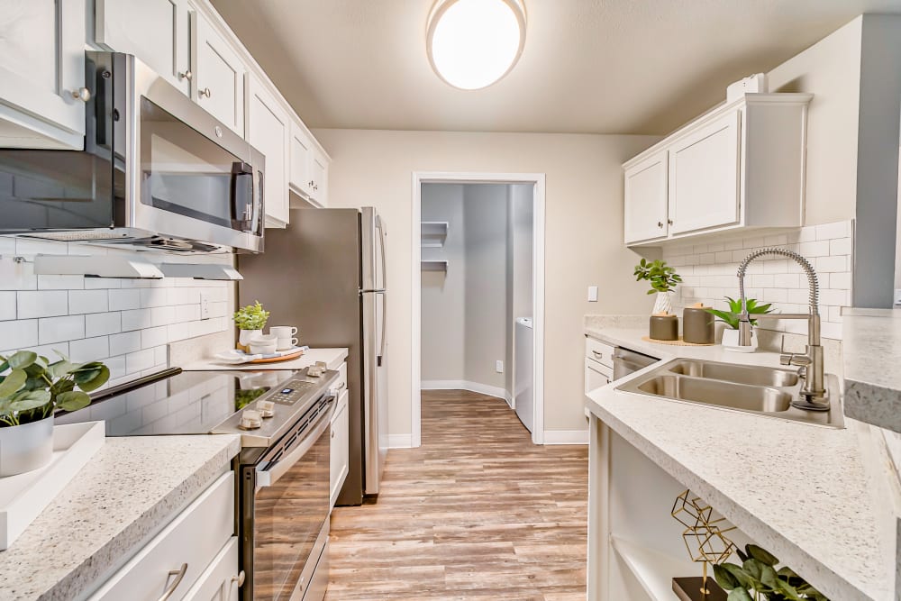 Our State-of-the-art Apartments in Castle Rock, Colorado showcase a Kitchen
