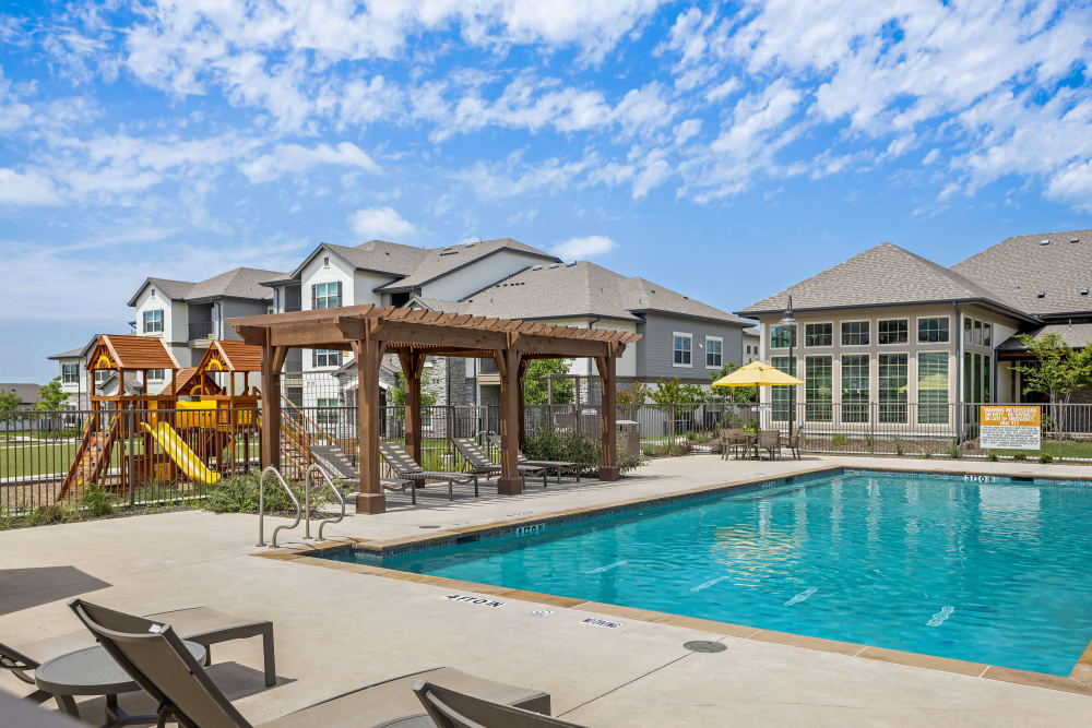 Photos of Cypress Creek at River Oaks Boulevard Apartments in