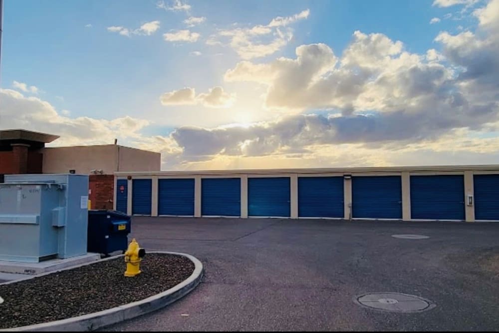 Tolleson, Arizona storage facility Exterior Storage Units