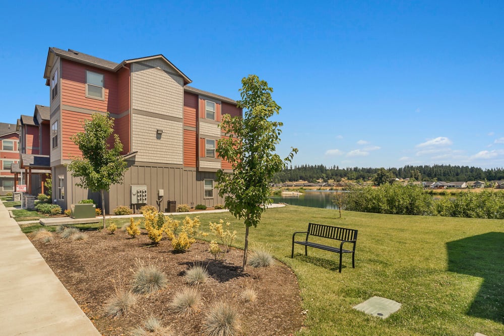 Exteriors at Crawford Crossing Apartments in Turner, Oregon