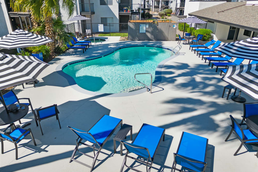 Outdoor swimming pool at Las Brisas Apartments in Tucson, Arizona